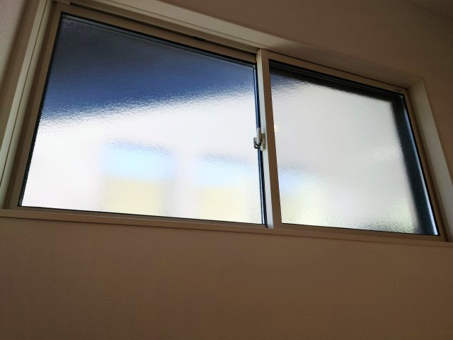 売中古戸建　静岡市駿河区登呂2丁目のその他共用部分|階段窓