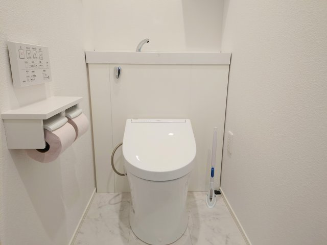 売中古戸建　静岡市駿河区登呂2丁目のトイレ|落ち着いた空間を提供します！