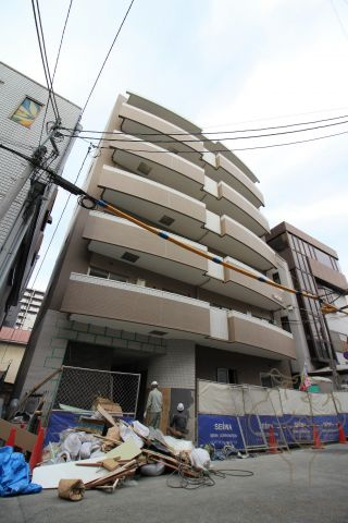 ベラ・ルーナ北梅田の外観