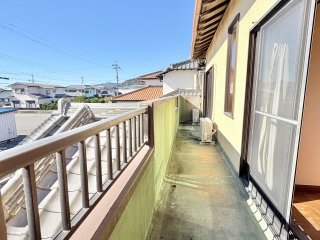 売中古戸建　静岡市清水区蒲原東のバルコニー|南側のバルコニーは開放感があります。