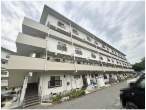 松が丘住宅10号棟の外観