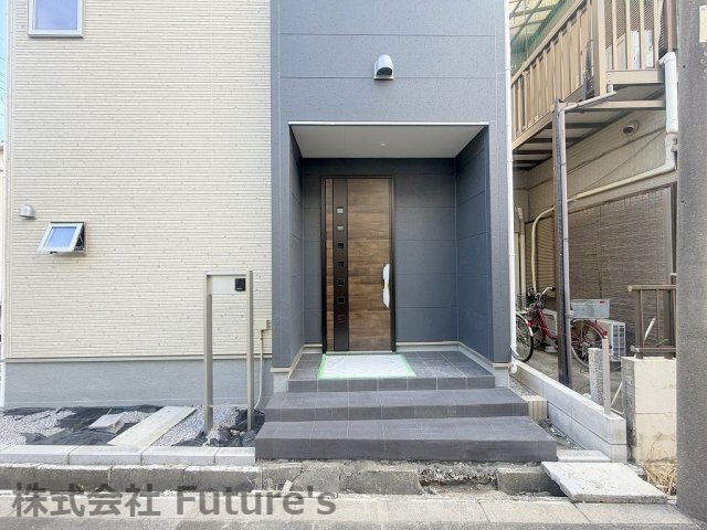三郷市戸ケ崎2丁目　新築戸建　全1棟のエントランス|現地の写真になります。