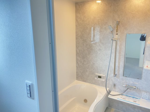 ☆NEW　PRICE☆残り１棟！　売新築戸建　静岡市駿河区中田４丁目の浴室