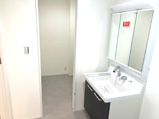 ☆NEW　PRICE☆残り１棟！　売新築戸建　静岡市駿河区中田４丁目の独立洗面台