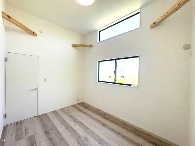 ☆NEW　PRICE☆残り１棟！　売新築戸建　静岡市駿河区中田４丁目の洋室