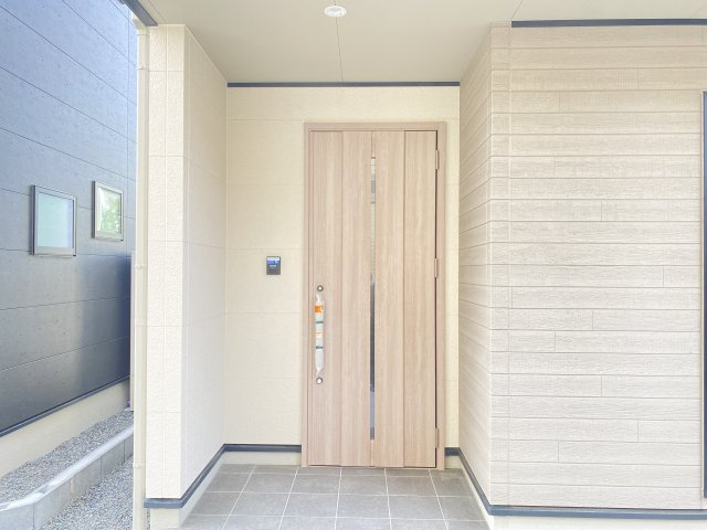 ☆NEW　PRICE☆残り１棟！　売新築戸建　静岡市駿河区中田４丁目の玄関