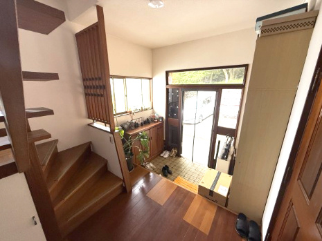 中古住宅　富士宮市野中4LDKの玄関