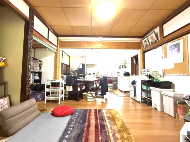 中古住宅　富士宮市野中4LDKの居間・リビング