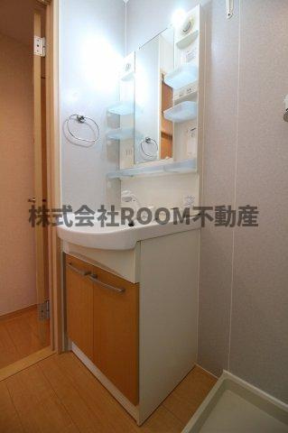 セジュール早水Ⅱの独立洗面台|独立洗面台、小物を置くことができて便利です