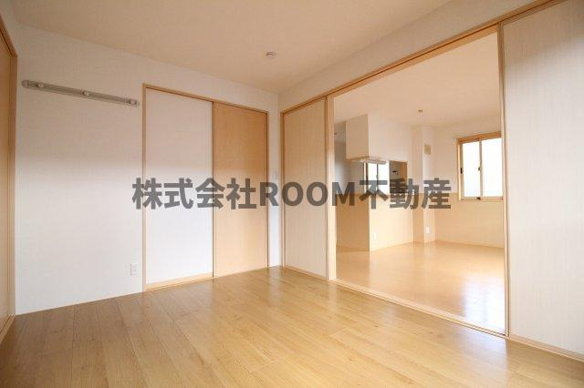 セジュール早水Ⅱの寝室|広くて明るい寝室