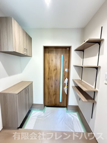 【玄関】 | 五日市町下小深川戸建