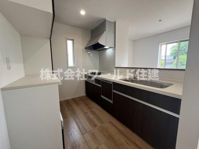 あきる野市小川のキッチン|作業台の広いキッチンです