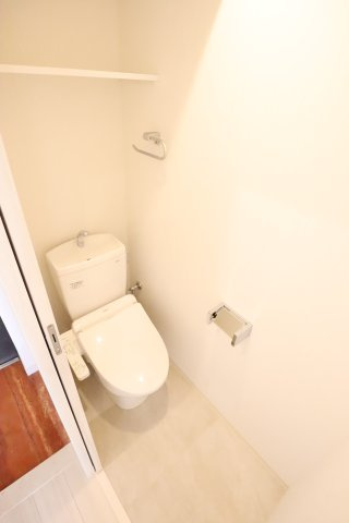 大阪市都島区大東町１丁目の賃貸マンションのトイレ