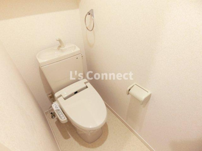 【トイレ】 | セロー明通館 | 温水洗浄便座付きのトイレ。