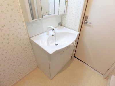 【洗面所】 | セロー明通館 | 朝の支度もスムーズな独立洗面台。