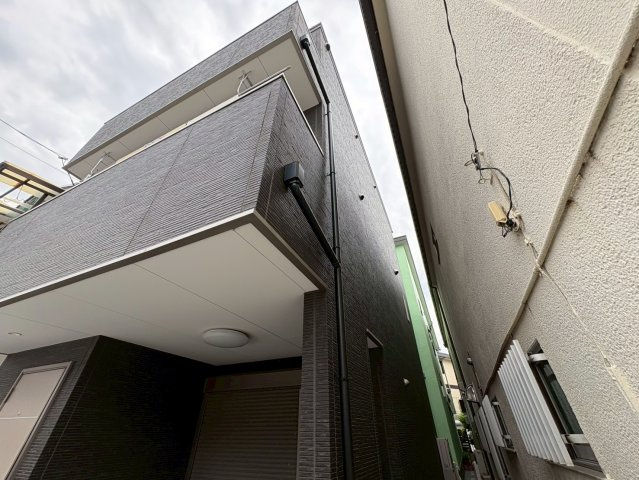辻之　中古一戸建のバルコニー|家探しはどうやってするの？から資金のことや住宅ローン、税金や制度のことまで住宅の難しいことをわかりやすく説明いたします♪
