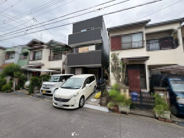 辻之　中古一戸建の駐車場|セブンイレブンまで徒歩１３分！ちょっとしたお買い物に便利です！