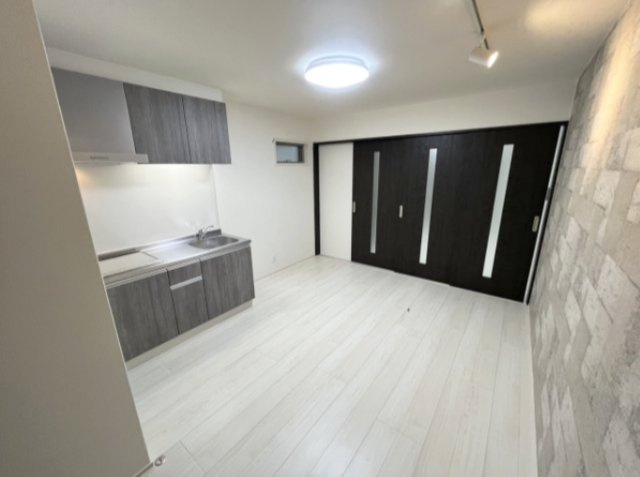 フジパレス俊徳道の洋室