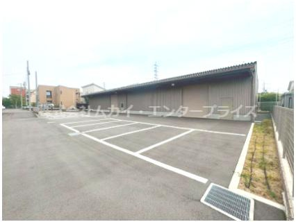 堺市西区　貸倉庫の駐車場
