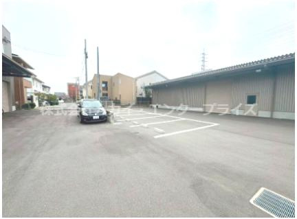 堺市西区　貸倉庫の駐車場
