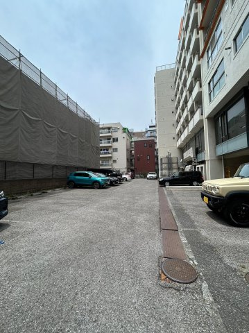 マンションニュー田端の駐車場