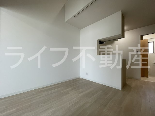 COSMO　WAKAEMINAMIの居間・リビング|こちらのリビングで趣味の時間をお楽しみください