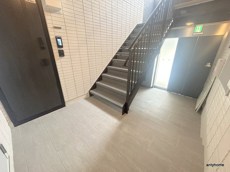 クラシスト泉町のロビー