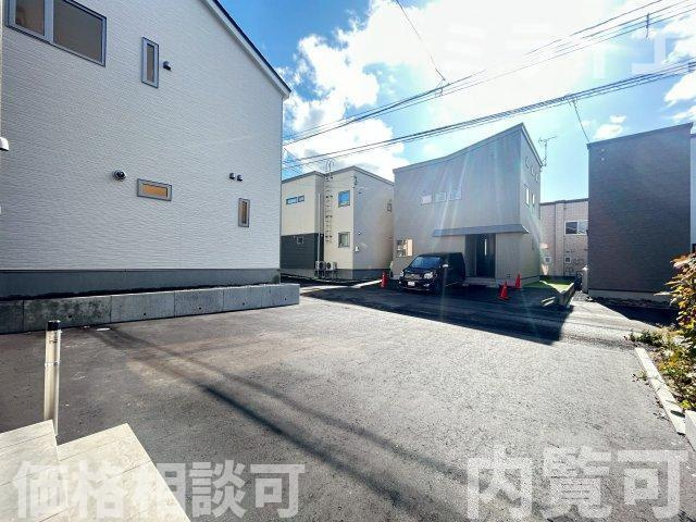 【新築戸建】札幌市豊平区西岡3条3丁目3棟の駐車場|駐車2～3台可