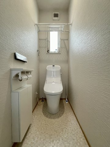 鳥取市東今在家 中古戸建のトイレ