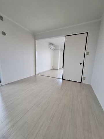 レフィナードの内装