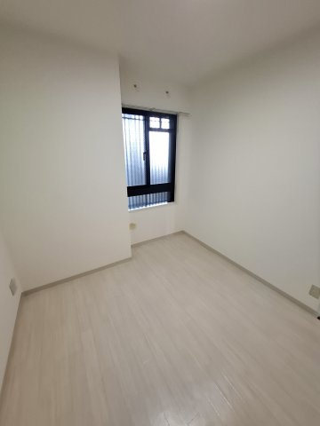 レフィナードの洋室