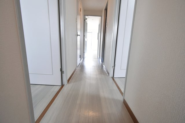 レフィナードの内装