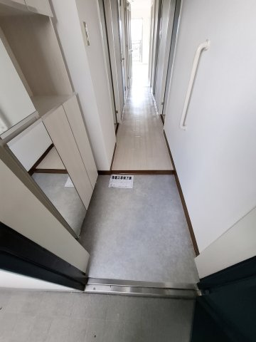 レフィナードの玄関