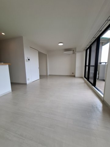 レフィナードの居間・リビング