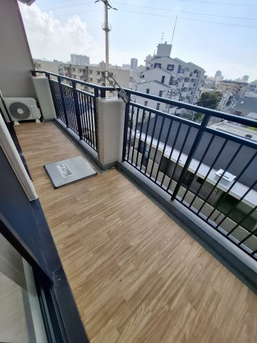 レフィナードのバルコニー