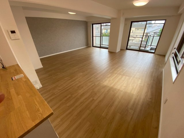 廻間公園南マンションの居間・リビング