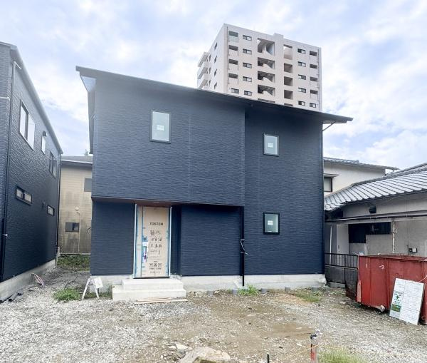 中鶴崎Ｗ　新築の前面道路含む現地写真|前面道路含む現地(2025年10月)