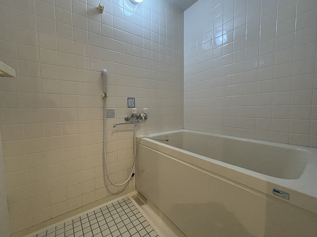 【浴室】 | フェイム瀬田 | 落ち着いた空間のお風呂です