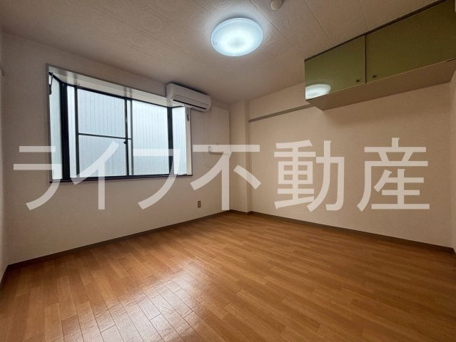 ロイヤル俊徳Ⅱの内装|明るい室内です