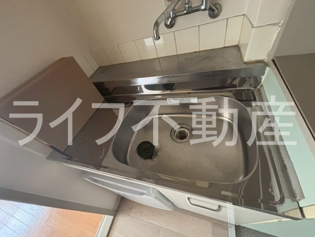 ロイヤル俊徳Ⅱのキッチン|コンパクトなキッチンで掃除もラクラク