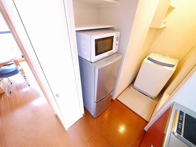 レオパレス千原Ⅱの収納|こまごまとしたものを収納できそうですね