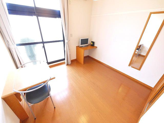 レオパレス千原Ⅱの洋室|きれいな洋室です