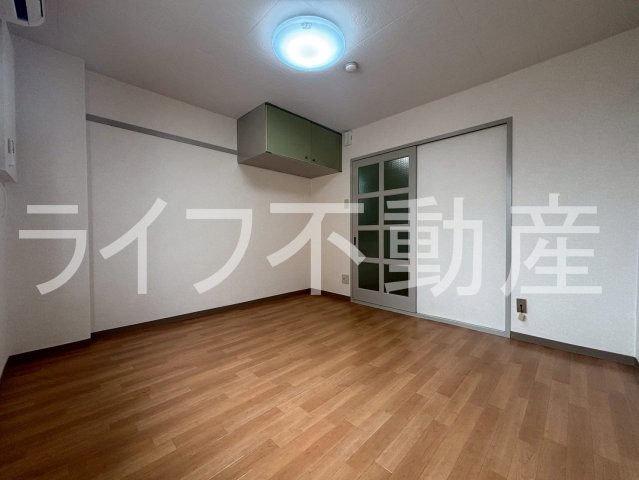 ロイヤル俊徳Ⅱの洋室|ゆったりした洋室です