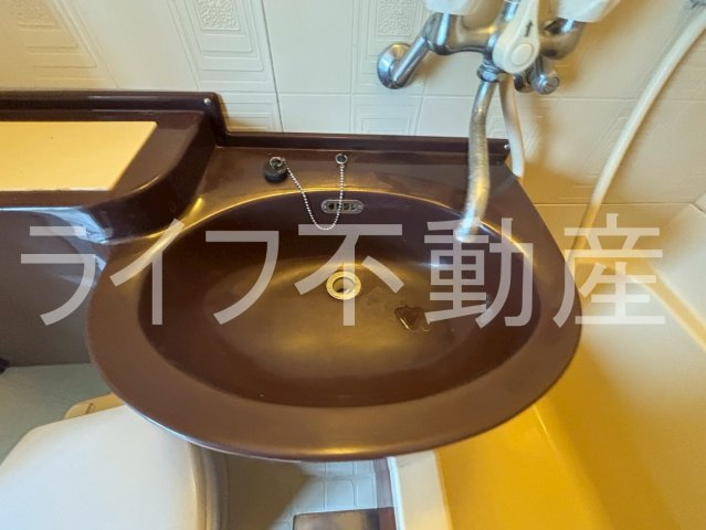 ロイヤル俊徳Ⅱの洗面所|スペースが確保できる洗面所です