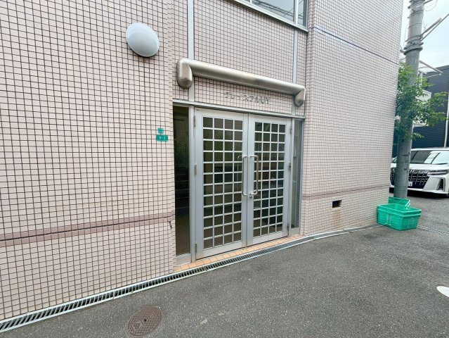グレイスフルUYのエントランス