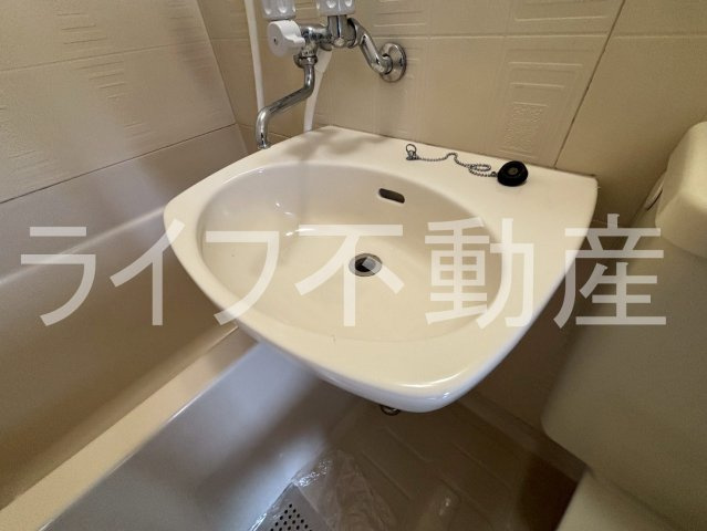 ロイヤル俊徳Ⅱの洗面所|スペースが確保できる洗面所です