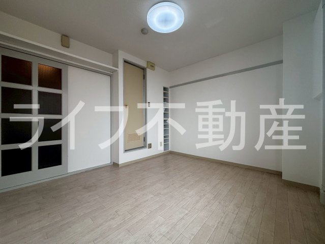 ロイヤル俊徳Ⅱの内装|明るい室内です