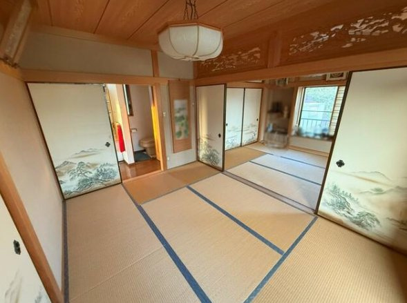 茂原市緑ヶ丘5　中古戸建の和室|４LDK　敷地約66坪 都市ガス上下水 カーポート1台 バス停江本坂上徒歩約2分　緑ヶ丘分譲地内