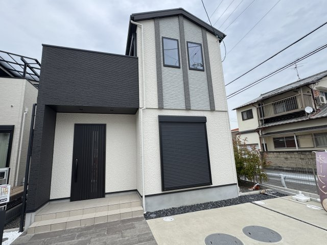 泉南市新家2期の外観|東南角地！近隣は閑静な住宅街となっております。（1号棟)