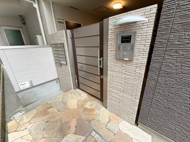 フジパレス神崎川1番館のエントランス